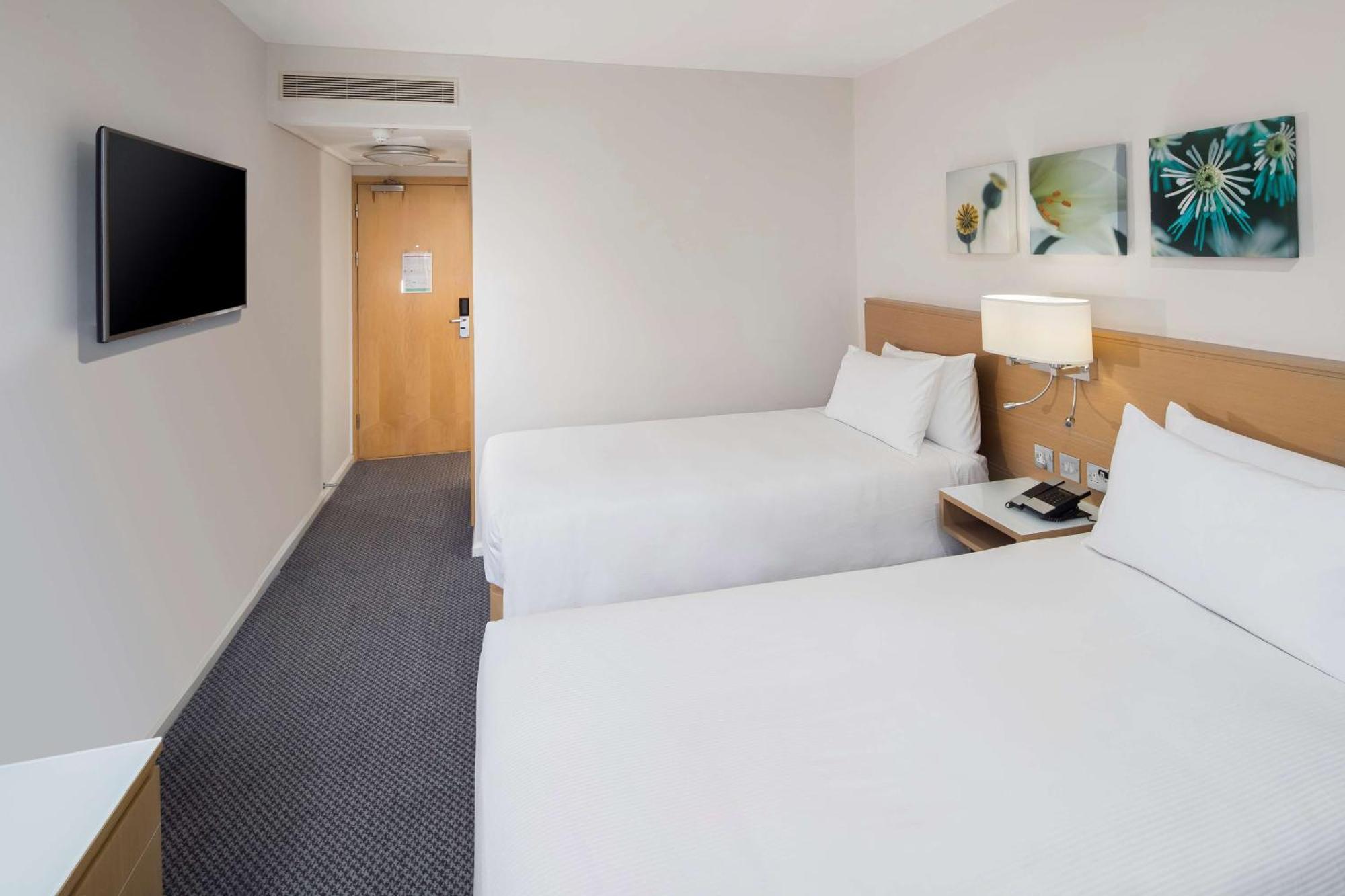 Hilton Garden Inn Bristol City Centre Екстер'єр фото